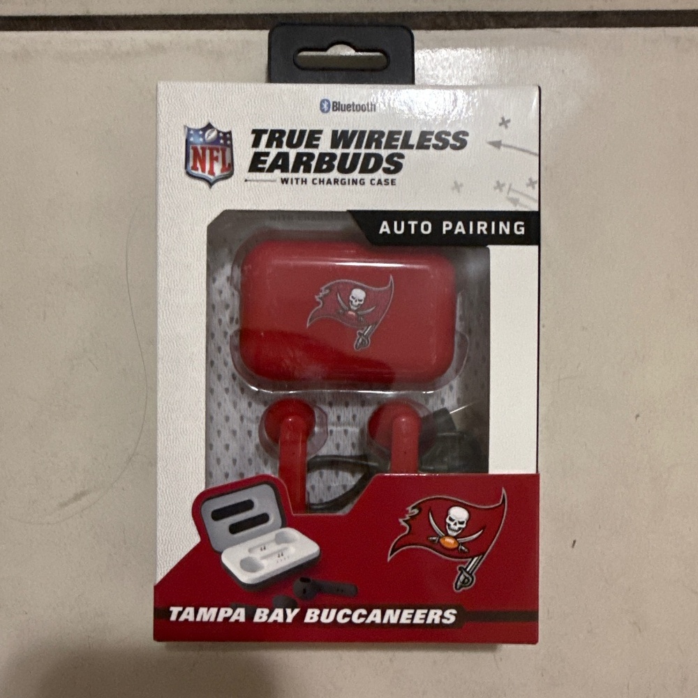 Buccaneers Wireless earbuds